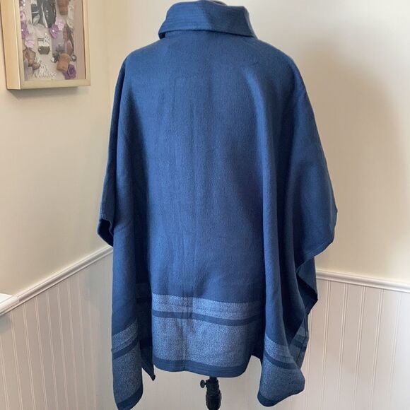 ECHO Button Collar Fringe Wrap Shawl Blue OS NWT - Picture 5 of 9